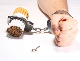 Kajenje je precej težko opustiti zaradi močne zasvojenosti. 